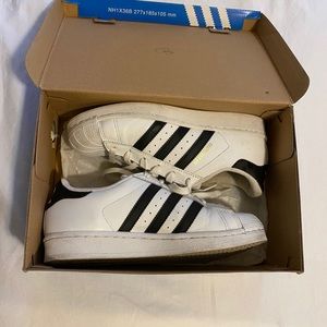 Adidas superstars